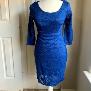 Midi lace maternity dress